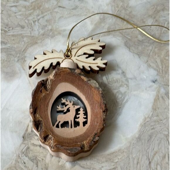 HANDMADE CHRISTMAS ORNAMENT. - Picture 1 of 3